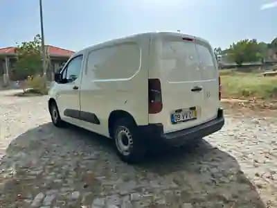 Vendo Opel COMBO V 1.6 CDTI L1H1 ESSENTIAL 2018 - 8250 EUR, 240000 km - AUTO.MOTO.pt