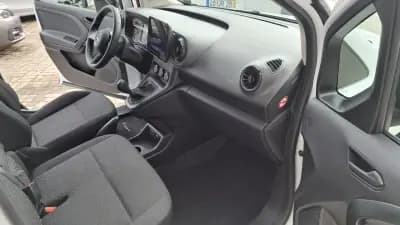 Vendo Mercedes-Benz Benz Citan Furgão 110 CDI/27 2025 - 24900 EUR, 20602 km - AUTO.MOTO.pt