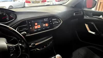 Sell Peugeot 308 SW 2018 - 12650 EUR, 133760 km - AUTO.MOTO.pt