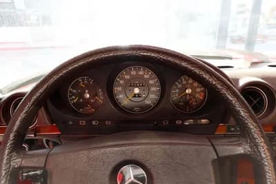 Sell Mercedes-Benz 280 1983 - 59500 EUR, 176637 km - AUTO.MOTO.pt