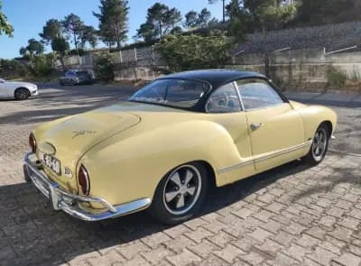 Vendo Volkswagen Karmann Ghia 1962 - 39900 EUR, 95000 km - AUTO.MOTO.pt