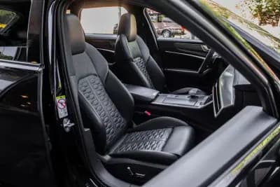 Vendo Audi RS6 Avant 2021 - 114000 EUR, 74634 km - AUTO.MOTO.pt