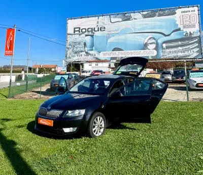 Vendo Skoda Octavia 2016 - 10500 EUR, 200000 km - AUTO.MOTO.pt
