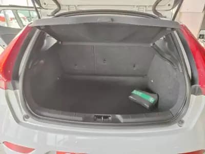 Vendo Volvo V40 2013 - 8350 EUR, 298100 km - AUTO.MOTO.pt