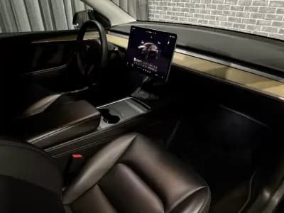 Vendo Tesla Model Y 2022 - 34900 EUR, 77000 km - AUTO.MOTO.pt