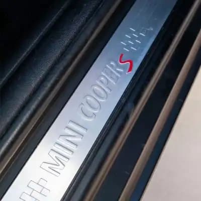 Vendo MINI 2015 - 19999 EUR, 172000 km - AUTO.MOTO.pt