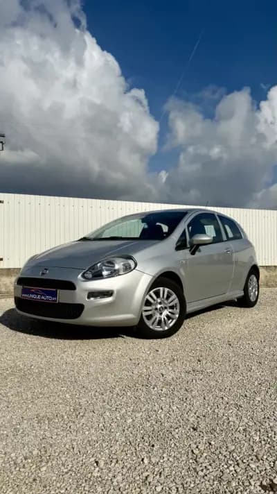 Vendo Fiat Punto 2015 - 9500 EUR, 170000 km - AUTO.MOTO.pt