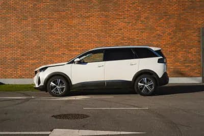 Vendo Peugeot 5008 2021 - 24000 EUR, 115000 km - AUTO.MOTO.pt