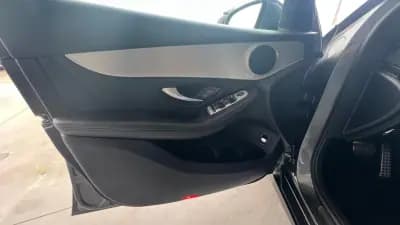 Sell Mercedes-Benz GLC 250 2018 - 43500 EUR, 90000 km - AUTO.MOTO.pt