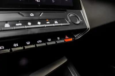 Vendo Peugeot 308 SW 2023 - 21460 EUR, 127430 km - AUTO.MOTO.pt