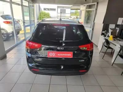 Vendo Kia Ceed SW 2015 - 8990 EUR, 144200 km - AUTO.MOTO.pt