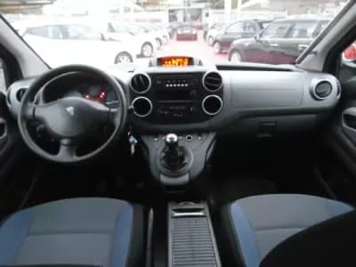 Sell Peugeot Partner 2016 - 12900 EUR, 211456 km - AUTO.MOTO.pt