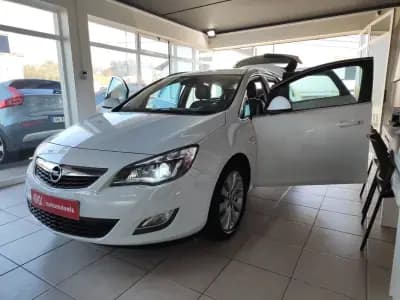 Vendo Opel Astra Sports Tourer 2011 - 6750 EUR, 226000 km - AUTO.MOTO.pt