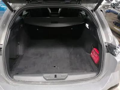 Vendo Peugeot 308 SW 2024 - 29990 EUR, 32345 km - AUTO.MOTO.pt