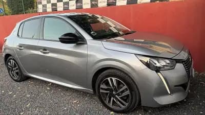 Vendo Peugeot 208 2023 - 14900 EUR, 13500 km - AUTO.MOTO.pt
