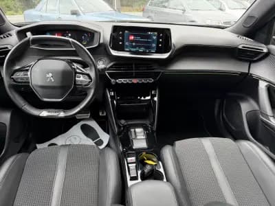 Vendo Peugeot e-2008 2023 - 24900 EUR, 10624 km - AUTO.MOTO.pt