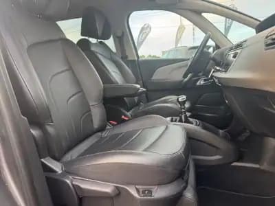 Vendo Citroën C4 Spacetourer 2020 - 16700 EUR, 124190 km - AUTO.MOTO.pt