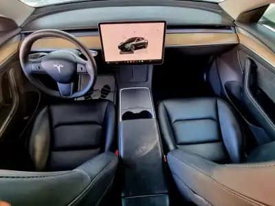 Vendo Tesla Model 3 2023 - 29500 EUR, 42831 km - AUTO.MOTO.pt