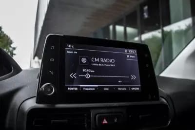 Vendo Peugeot Partner 2021 - 12990 EUR, 103902 km - AUTO.MOTO.pt