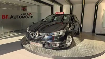 Sell Renault Mégane 2017 - 13900 EUR, 106866 km - AUTO.MOTO.pt