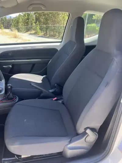 Vendo Volkswagen Up! 2013 - 5499 EUR, 144000 km - AUTO.MOTO.pt