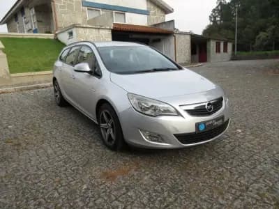 Sell Opel Astra Sports Tourer 2011 - 5990 EUR, 258000 km - AUTO.MOTO.pt