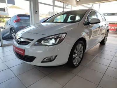 Vendo Opel Astra Sports Tourer 2011 - 6750 EUR, 226000 km - AUTO.MOTO.pt