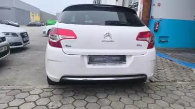 Sell Citroën C4 2012 - 9500 EUR, 180000 km - AUTO.MOTO.pt
