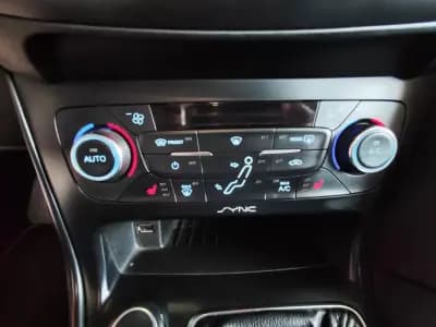 Vendo Ford Focus 2015 - 20500 EUR, 125550 km - AUTO.MOTO.pt