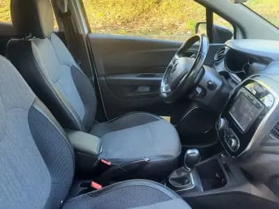 Vendo Renault Captur 2018 - 15800 EUR, 84000 km - AUTO.MOTO.pt