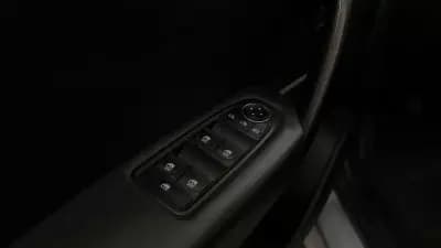 Vendo Renault Captur 2022 - 16490 EUR, 100230 km - AUTO.MOTO.pt