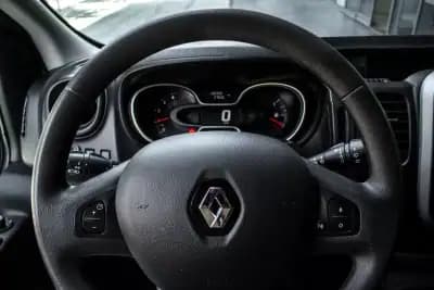 Vendo Renault Trafic 2020 - 30990 EUR, 126359 km - AUTO.MOTO.pt