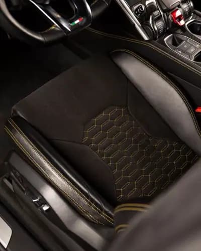 Vendo Lamborghini Urus 2020 - 305000 EUR, 104000 km - AUTO.MOTO.pt