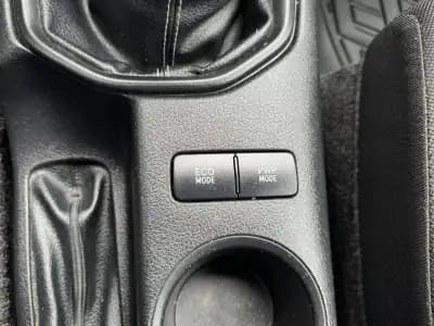 Sell Toyota Hilux 2018 - 25900 EUR, 240740 km - AUTO.MOTO.pt