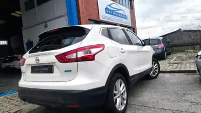 Sell Nissan Qashqai 2015 - 14300 EUR, 140000 km - AUTO.MOTO.pt
