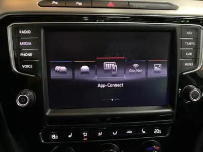 Vendo Volkswagen Passat Variant 2015 - 18950 EUR, 306000 km - AUTO.MOTO.pt