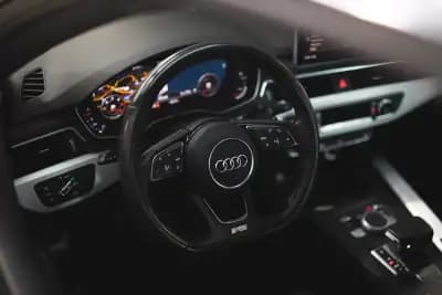 Sell Audi A4 Avant 2018 - 25990 EUR, 107000 km - AUTO.MOTO.pt