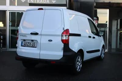 Sell Ford Transit Courier 2020 - 12400 EUR, 140939 km - AUTO.MOTO.pt