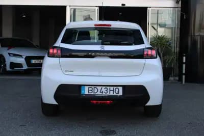 Sell Peugeot 208 2022 - 13400 EUR, 45338 km - AUTO.MOTO.pt