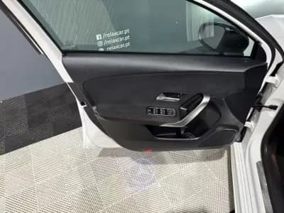 Vendo Mercedes-Benz A 180 2020 - 25499 EUR, 132000 km - AUTO.MOTO.pt