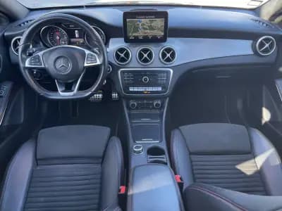 Vendo Mercedes-Benz CLA 200 2017 - 27990 EUR, 133325 km - AUTO.MOTO.pt