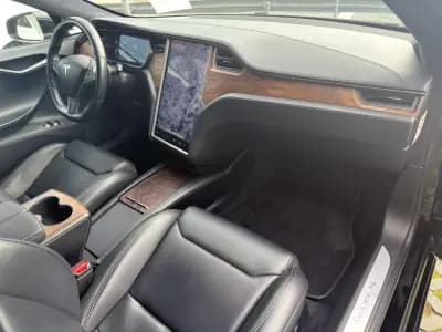 Vendo Tesla Model S 2019 - 27990 EUR, 181940 km - AUTO.MOTO.pt