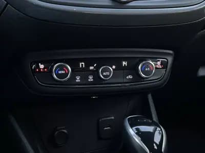 Vendo Opel Crossland 2021 - 17990 EUR, 81000 km - AUTO.MOTO.pt