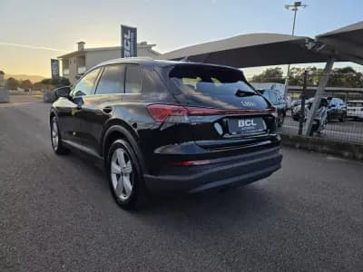 Vendo Audi Q4 e-tron 2022 - 36990 EUR, 56000 km - AUTO.MOTO.pt