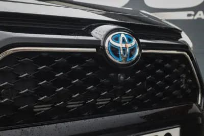 Vendo Toyota RAV4 2022 - 44880 EUR, 71000 km - AUTO.MOTO.pt