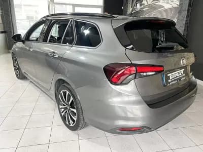 Vendo Fiat Tipo Station Wagon 2018 - 11600 EUR, 84496 km - AUTO.MOTO.pt