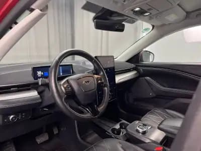 Vendo Ford Mustang Mach-E 2021 - 24999 EUR, 140000 km - AUTO.MOTO.pt