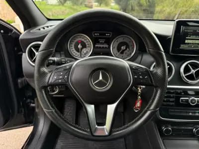 Vendo Mercedes-Benz A 180 2015 - 14950 EUR, 180700 km - AUTO.MOTO.pt