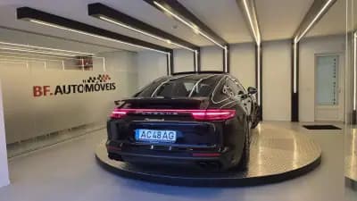 Sell Porsche Panamera 2020 - 84500 EUR, 42501 km - AUTO.MOTO.pt