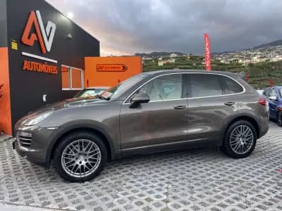 Vendo Porsche Cayenne 2011 - 25950 EUR, 237203 km - AUTO.MOTO.pt